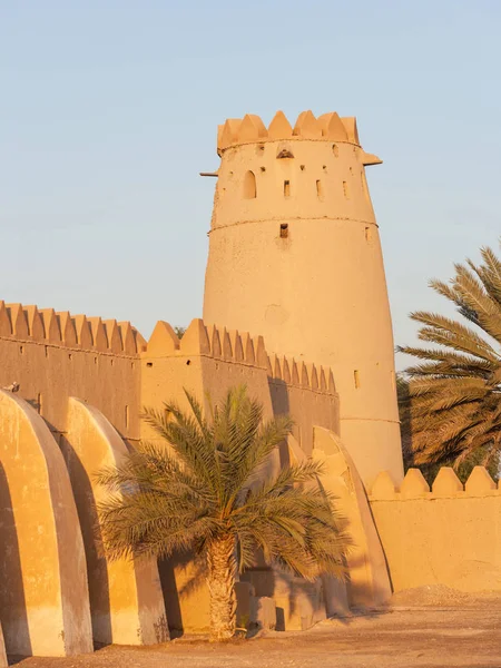 Ein Turm im al jahli Fort — Stockfoto