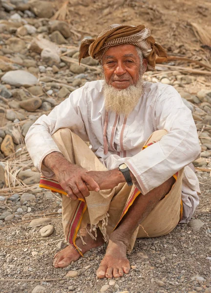 Rural Interior Oman February 2008 Omani Farmer Wearing Muzzar Traditional — Stock Photo, Image