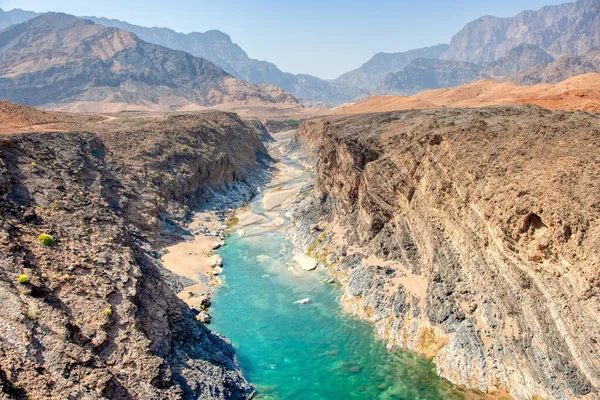 Víz Átvágta Sivatagi Sziklát Hogy Létrehozza Wadi Dyqah Egyik Legszebb — Stock Fotó