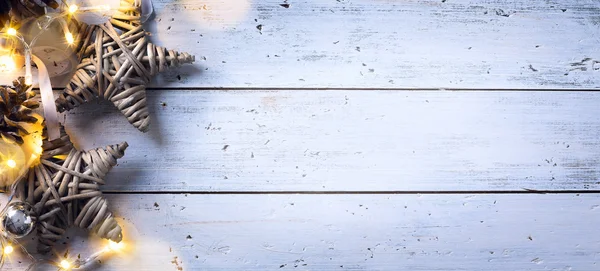 Arte sfondo di Natale con le vacanze di Natale ornamento su blu — Foto Stock