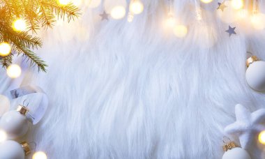 Noel tatil arka plan beyaz Noel ağacı ışıkları ile