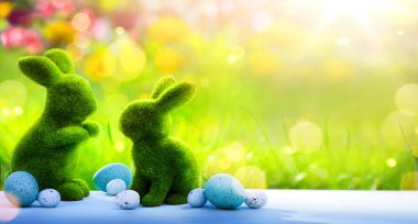 art Happy Easter Day; family Easter bunny and Easter eggs clipart