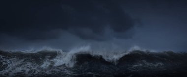 Karanlık deniz fırtınalı arka plan