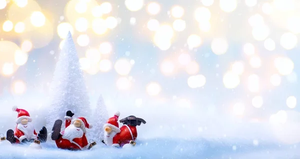 Kerstboom licht en vakantie Santa decoratie ornamenten — Stockfoto