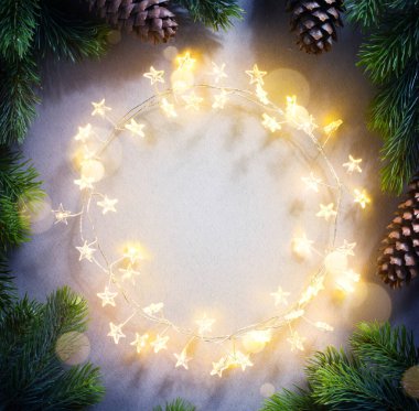 Soyut Noel Işığı Çelengi ve Noel Ağacı Dekosu