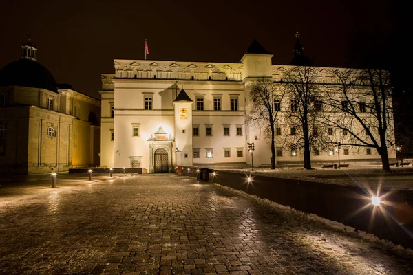 Litvanya büyük Dükü sarayın gece görünümü