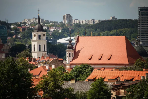 Vilnius centro storico paesaggio urbano, Lituania — Foto Stock