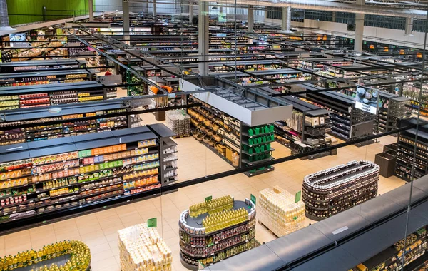 Bakkal Norfa hipermarket koridor görünümü