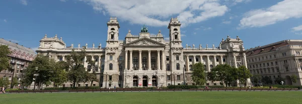 Ethnographisches Museum in Budapest, Ungarn — Stockfoto