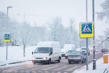 Vilnius sokaklarında kar