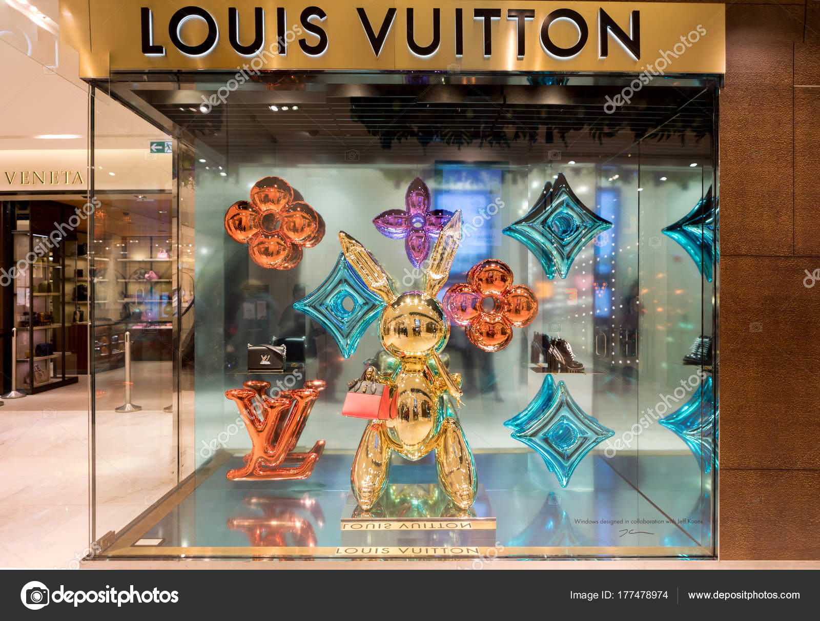 Showcase of famous designer bag brand Louis Vuitton – Stock Editorial Photo  © Birute #177478974