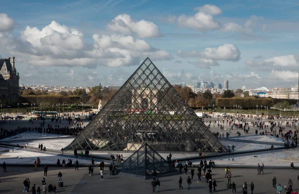 Louvren i Paris, Frankrike — Stockfoto