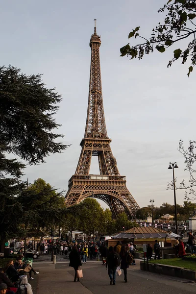 Eiffel-torony esténként — Stock Fotó