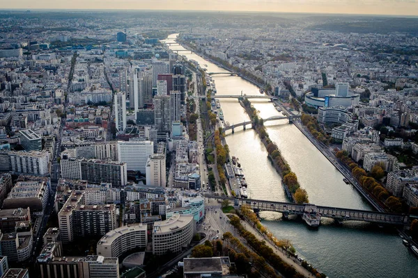 Εναέρια άποψη του ποταμού Σηκουάνα το Παρίσι και — Φωτογραφία Αρχείου