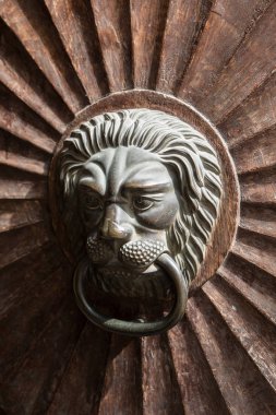 Süslü orta çağ kapı tokmağı