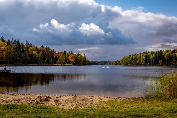 Ванакнас озеро в Литві — стокове фото