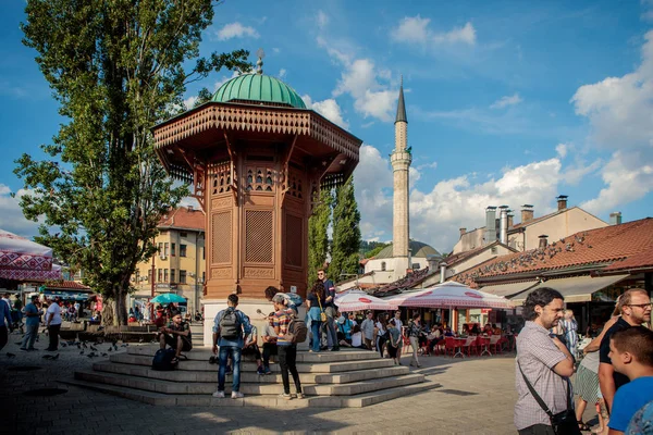 Fontana di legno Sebilj a Sarajevo, Bosnia-Erzegovina — Foto Stock