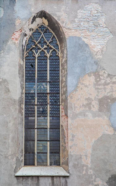 Medieval window in Tallinn — Stok fotoğraf
