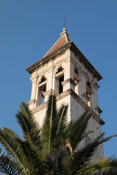 Klocktorn i Trogir, Kroatien — Stockfoto