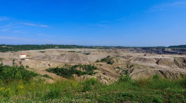 Yantarny, Rusya - 21 Haziran 2019: Kaliningrad bölgesindeki Yantarny köyünde kehribar çıkarmak için taş ocağı.