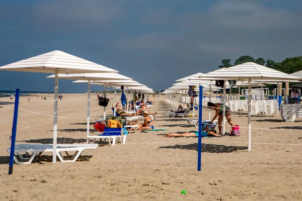 Yantarny Russia June 2019 Public Sandy Beach Shore Baltic Sea — Stock Photo, Image