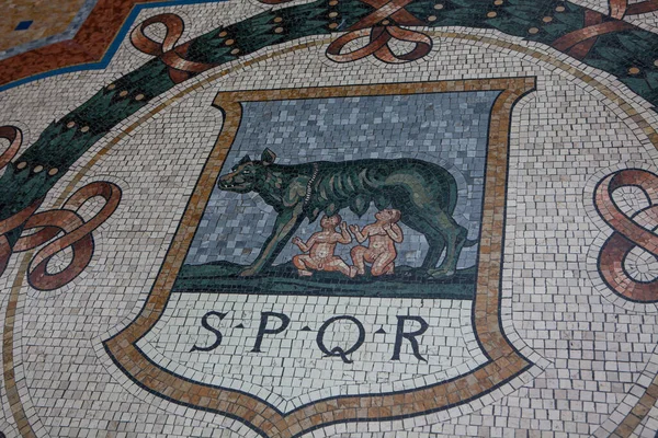 Milan Italy November 2012 Floor Galleria Vittorio Emanuele Mosaics Depicting — Stock Photo, Image