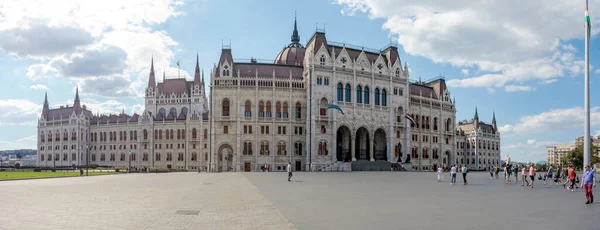 Budapest Ungheria Agosto 2017 Costruzione Del Parlamento Ungherese Orszaghaz Piazza — Foto Stock