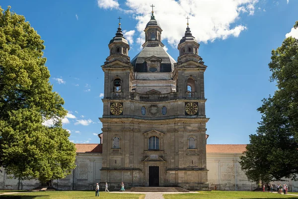 立陶宛考纳斯 2019年6月23日 Pazaislis修道院和参观教堂 立陶宛最宏伟的意大利巴洛克建筑范例 — 图库照片