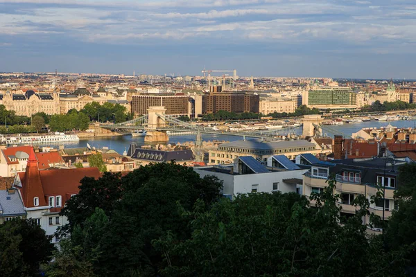 Budapeszt Węgry Lipca 2019 Pejzaż Miejski Budapesztu Dunajem Letni Wieczór — Zdjęcie stockowe