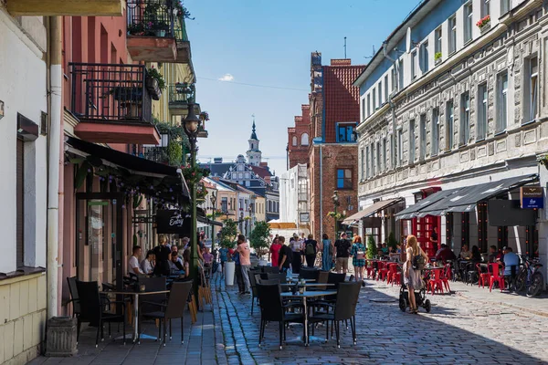 Kaunas Litva Června 2019 Lidé Procházejí Ulicí Vilnius Odpočívají Útulných — Stock fotografie