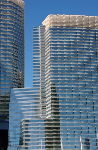 Modern binaların şehir merkezinin tipik