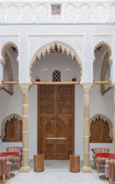 Sarı kapı