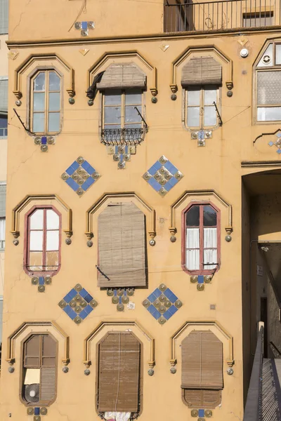 Original facade in Girona — Stock Photo, Image