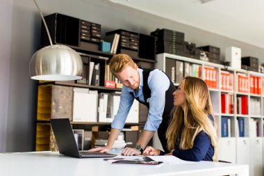 Ofiste çalışanlar.