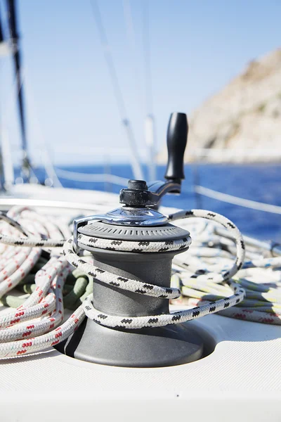 Rope on sailboat deck — Stock fotografie