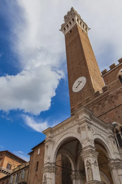 Torre del Mangia em Siena — Fotografia de Stock