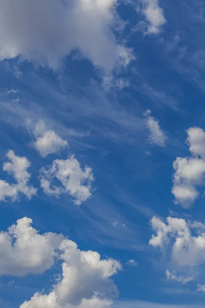 Nuvole e vista cielo — Foto Stock