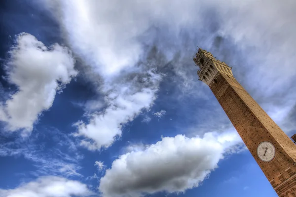锡耶纳的Torre del Mangia — 图库照片