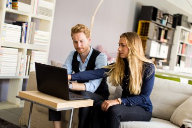 Ofiste çalışanlar.