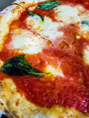 İtalyan Margherita pizza