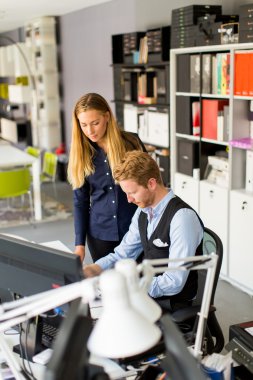 Ofiste çalışanlar.