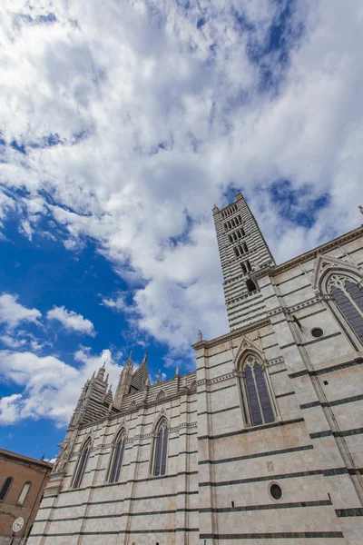 シエナ大聖堂の外観 — ストック写真