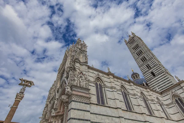 Siena Katedrali'nin dış — Stok fotoğraf