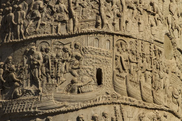 Roma'da Trajan sütunu