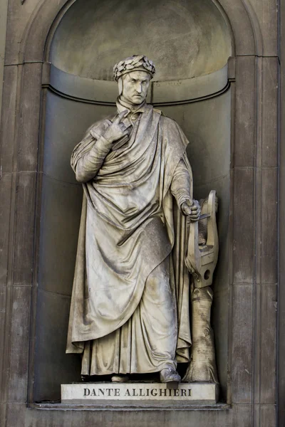 Monumento a Dante Allighieri — Fotografia de Stock