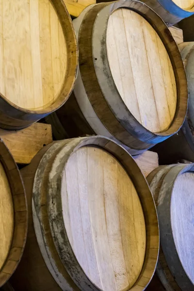 Barris de madeira de vinho — Fotografia de Stock