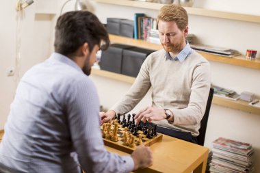 Satranç oynamaktan men