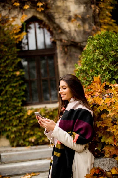 Woman with telephone — Stock Photo, Image