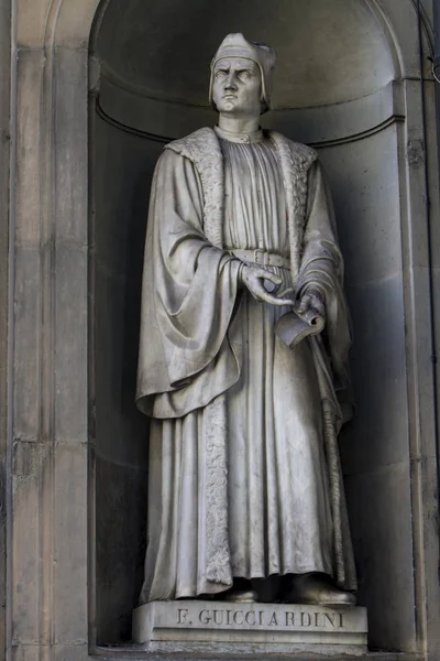 Estátua de Francesco Guicciardini — Fotografia de Stock