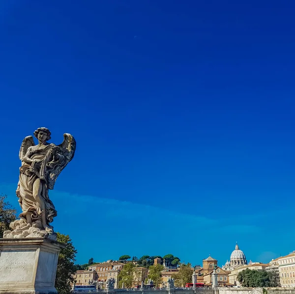 Estatua de ángel en el puente de Sant Angelo — Foto de Stock
